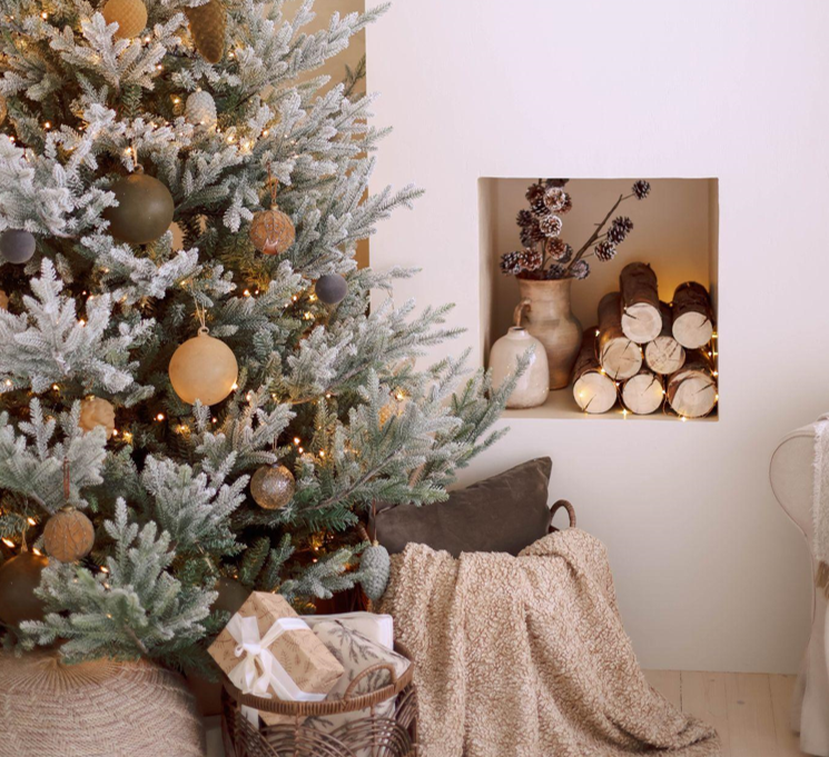 Cleaning Your Christmas Garland and Star Topper for a Spotless Holiday Season